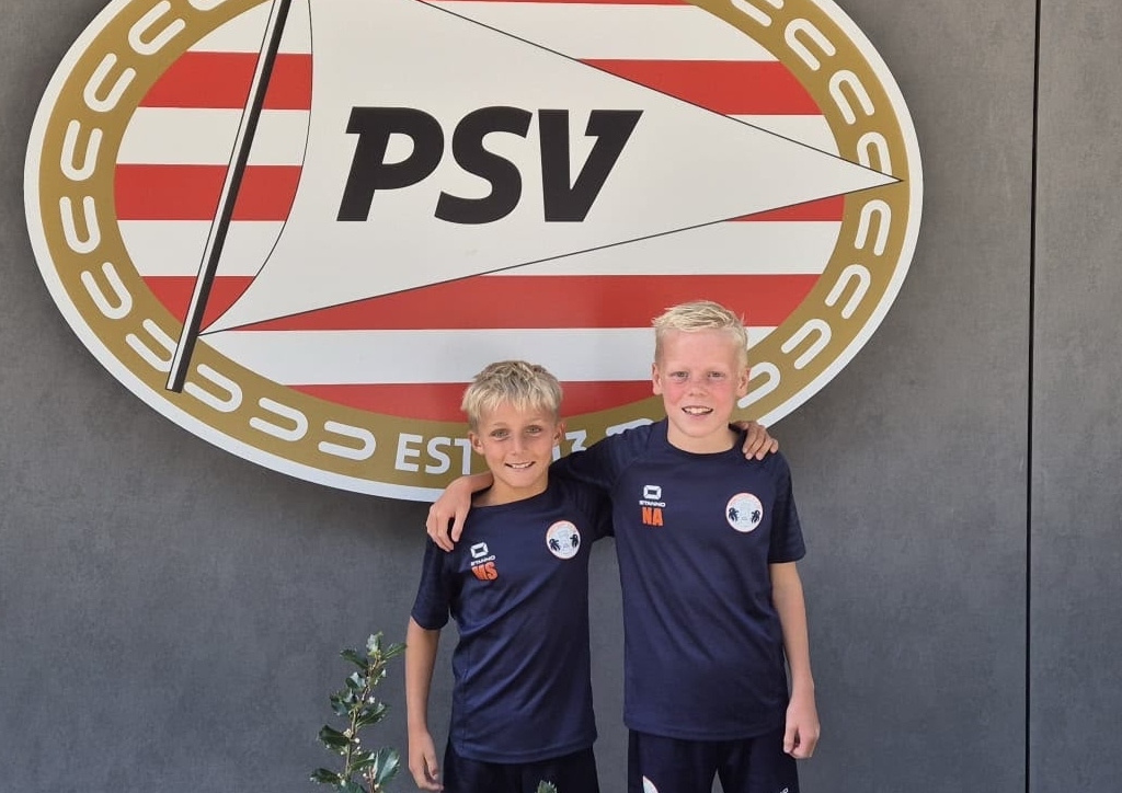Montfoort S.V.'19 talenten Mees Stooker en Nout Agterberg op stage bij PSV Eindhoven