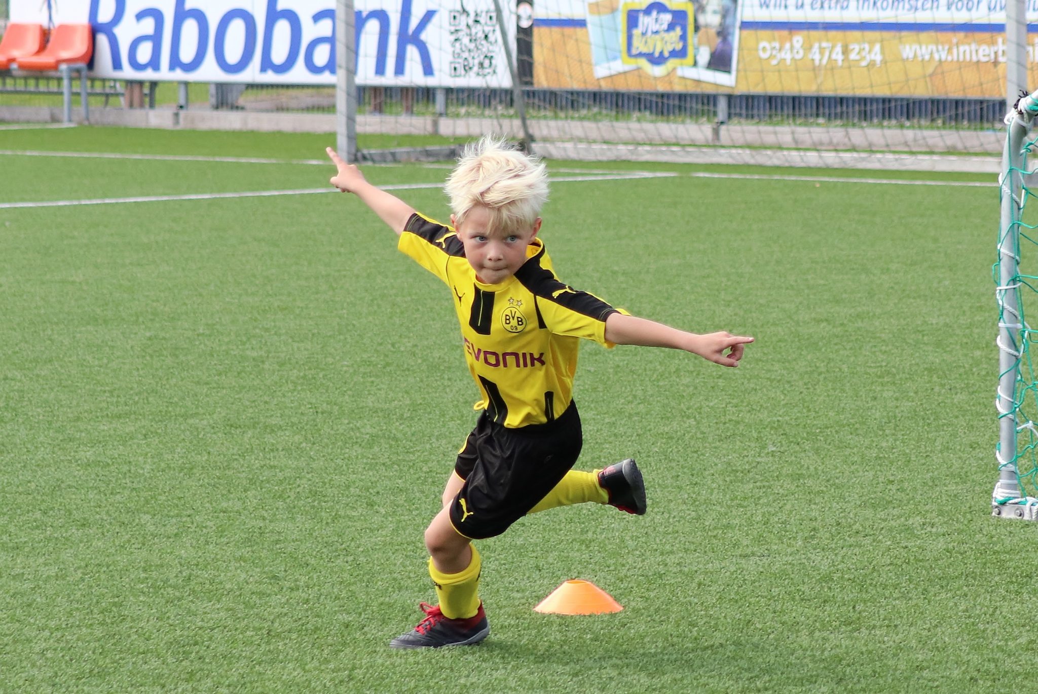 Uitnodiging proeftraining: trainen met vriendjes en vriendinnetjes